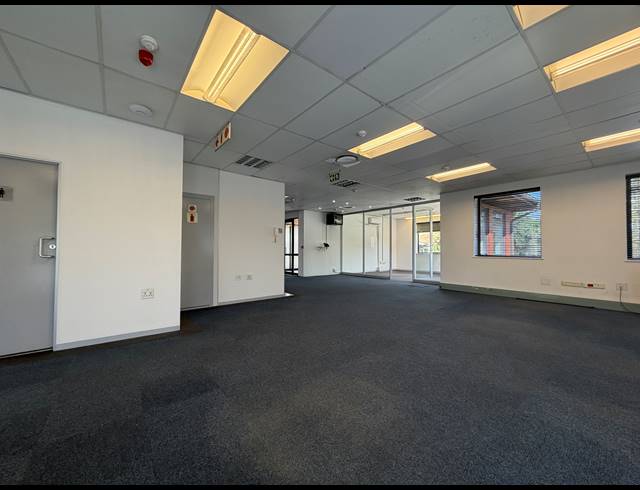 260M² OFFICE TO LET IN BEDFORDVIEW
